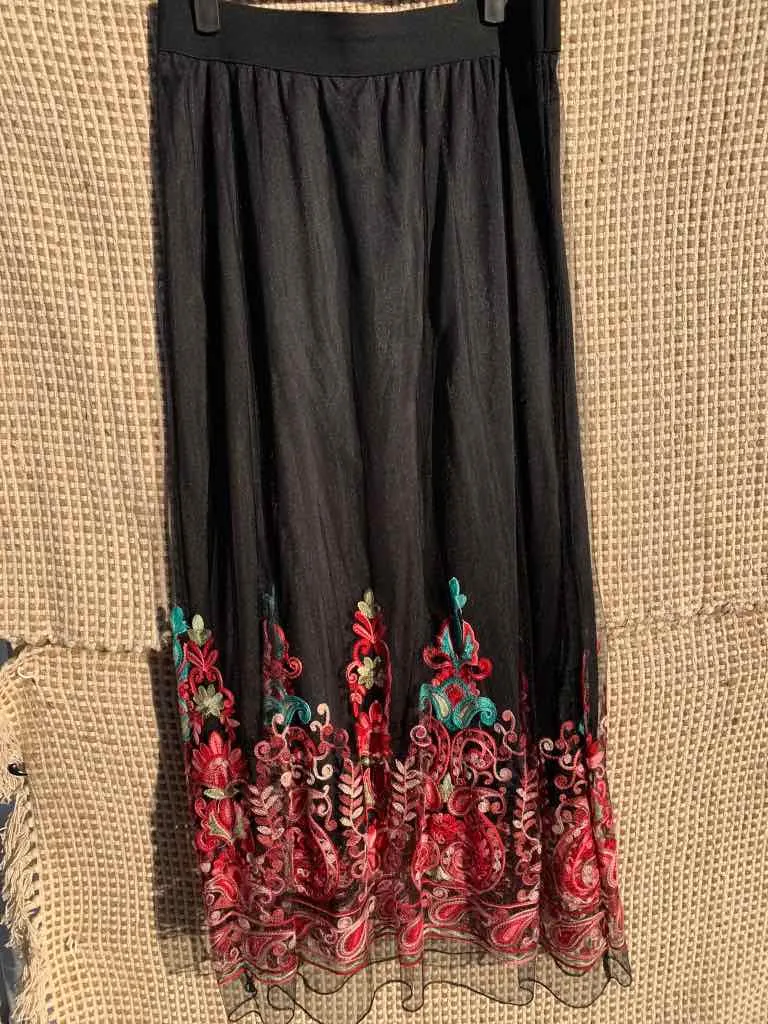 Etherial Embroidered Skirt - M